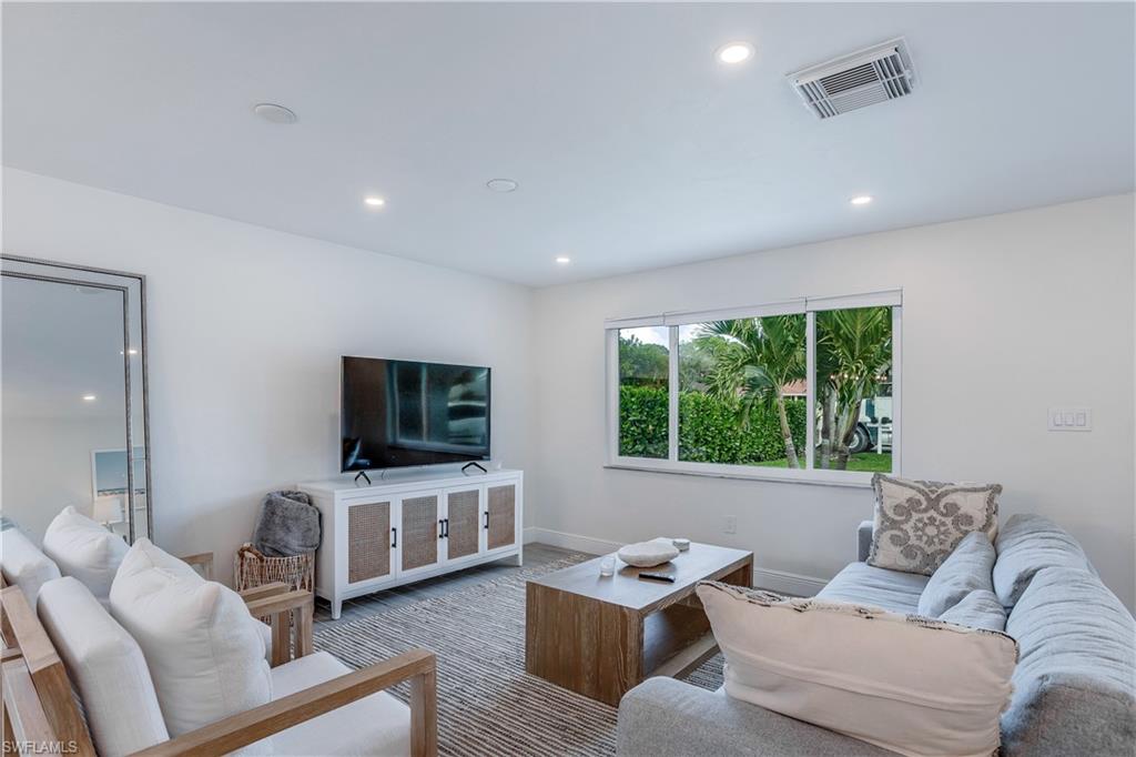 NAPLES PARK - Residential