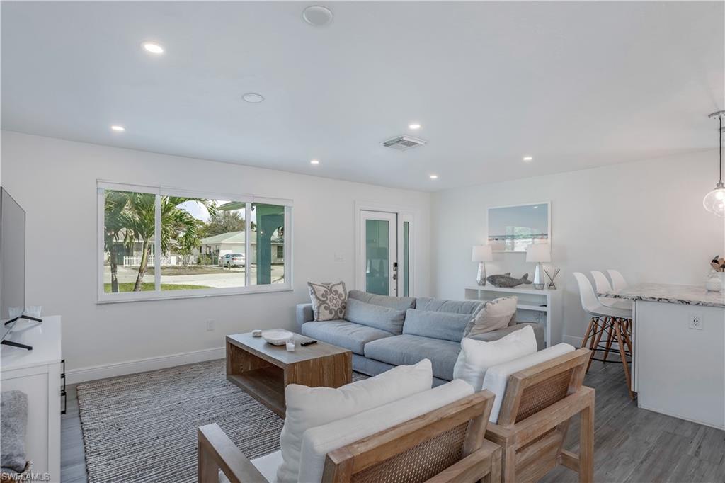 NAPLES PARK - Residential