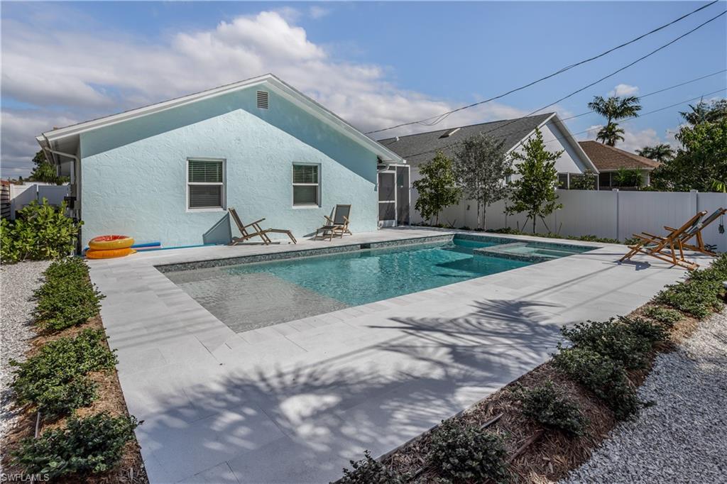 NAPLES PARK - Residential