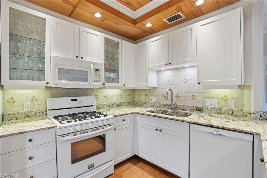 CRACKER COVE - Residential