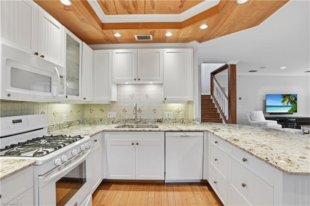 CRACKER COVE - Residential