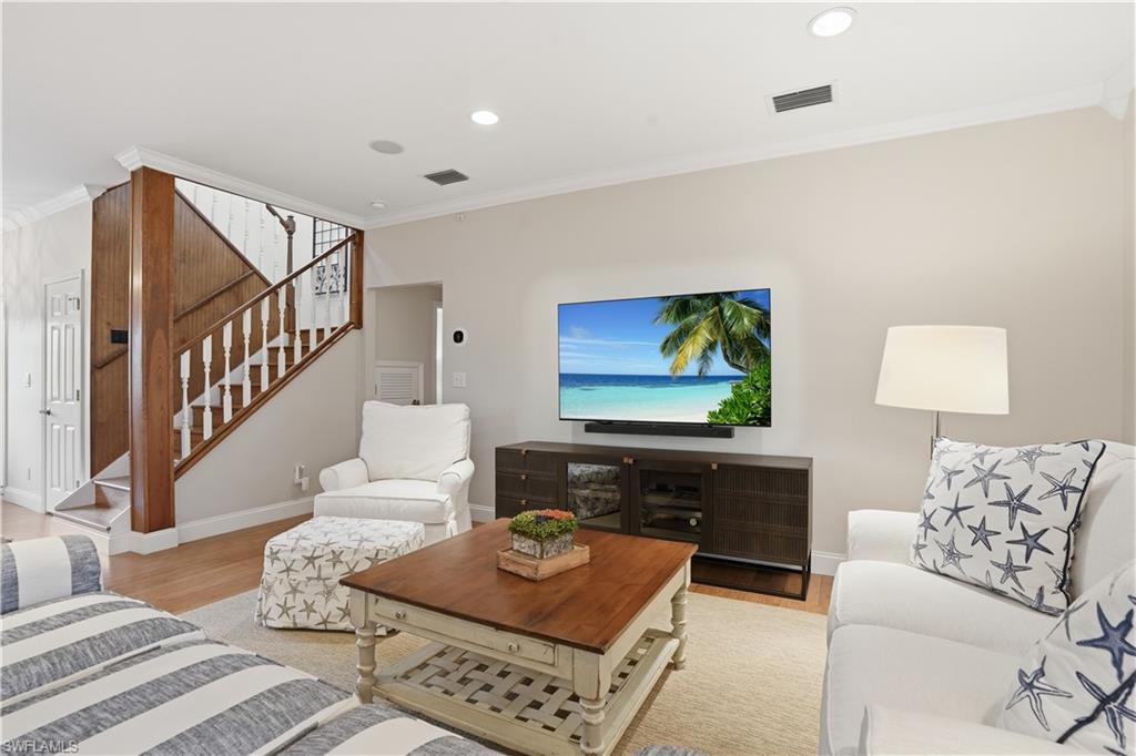 CRACKER COVE - Residential