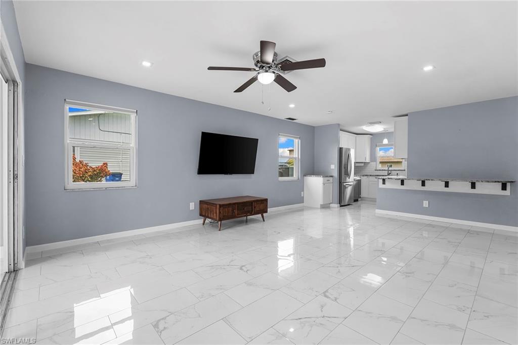 PARADISE SHORES - Residential