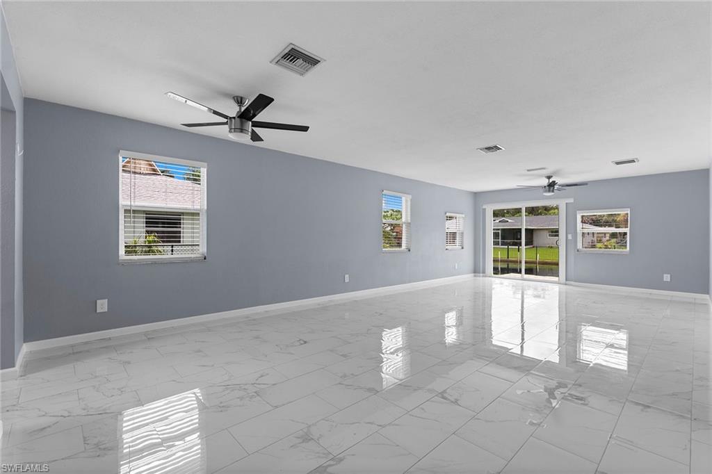 PARADISE SHORES - Residential