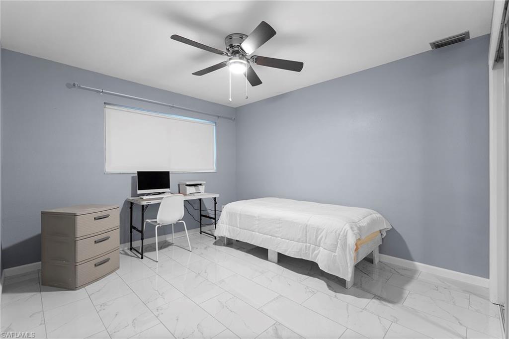 PARADISE SHORES - Residential