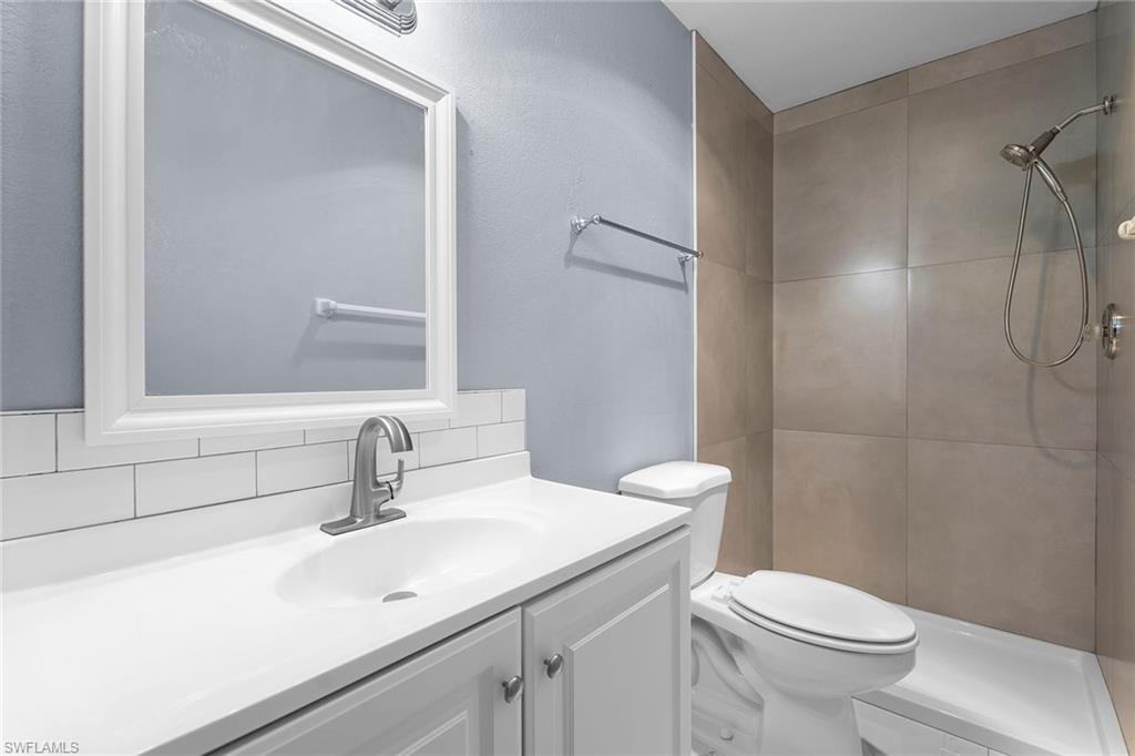 PARADISE SHORES - Residential