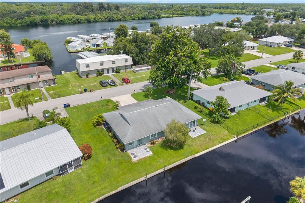 PARADISE SHORES - Residential