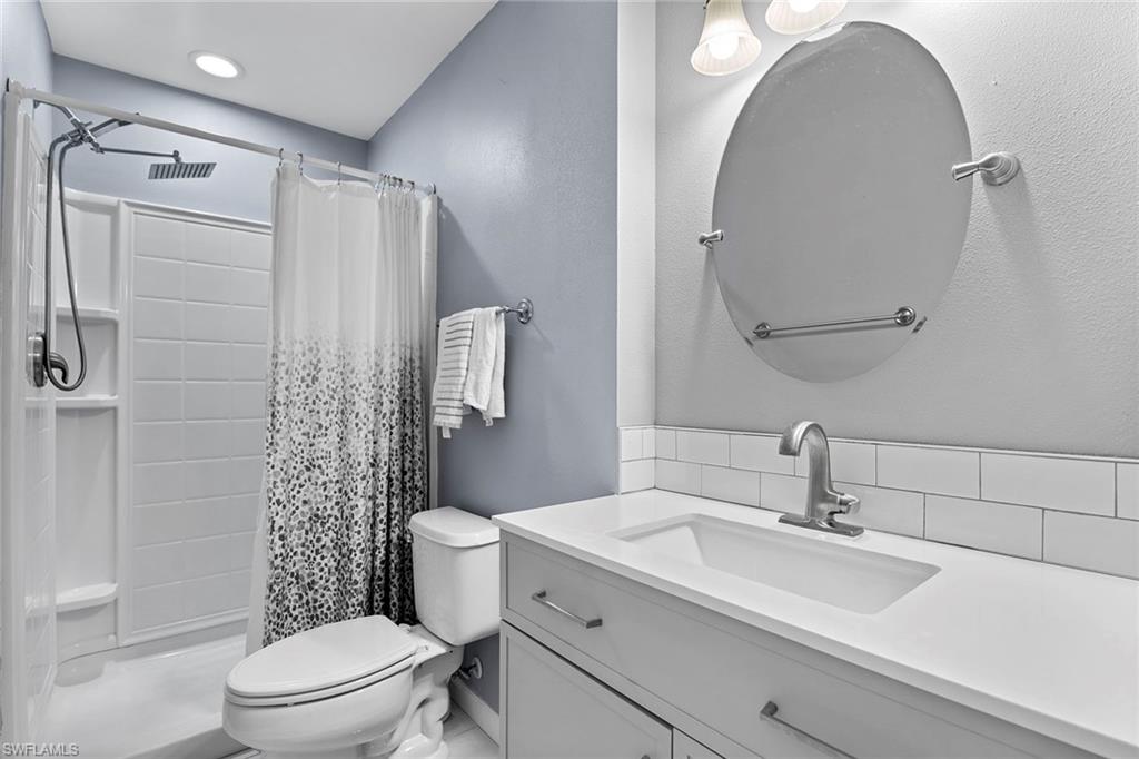 PARADISE SHORES - Residential