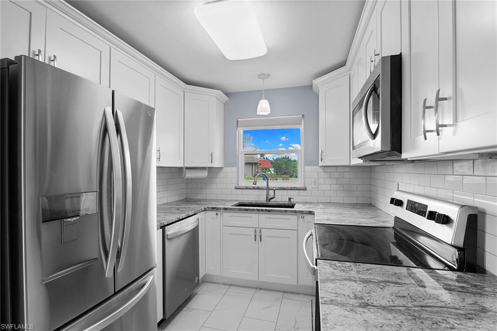 PARADISE SHORES - Residential