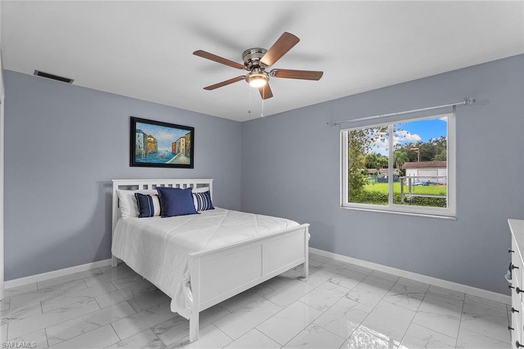 PARADISE SHORES - Residential