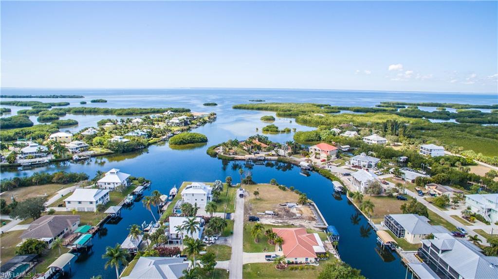 PIRATE HARBOR - Land