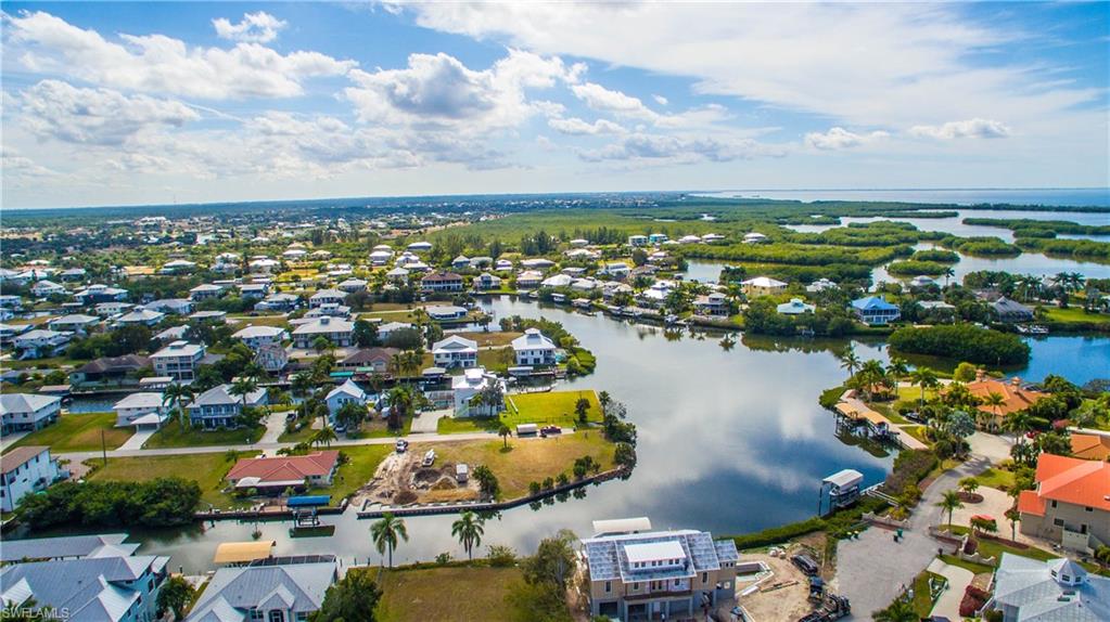 PIRATE HARBOR - Land