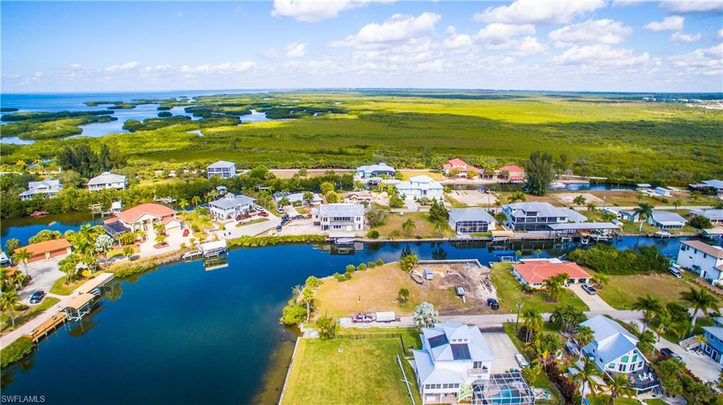 PIRATE HARBOR - Land