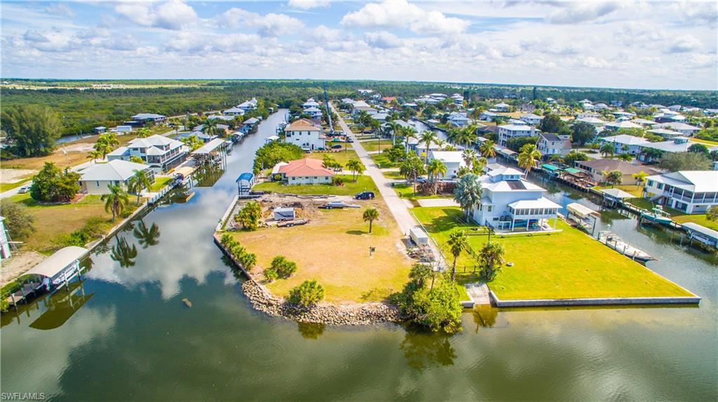 PIRATE HARBOR - Land