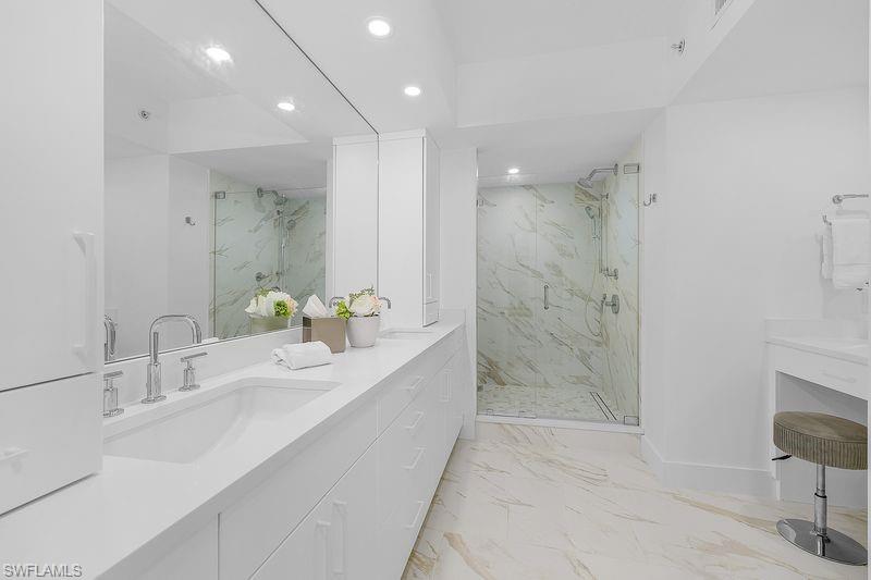 THE SHORES - Residential