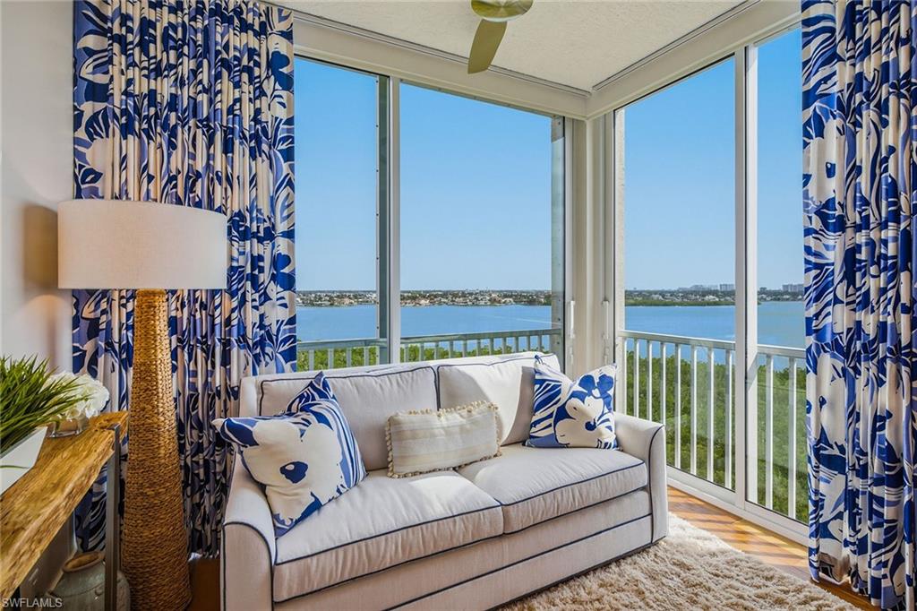 ROYAL MARCO POINT - Residential