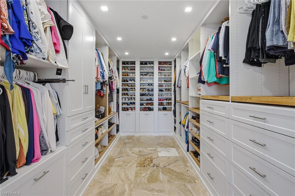 ROYAL MARCO POINT - Residential