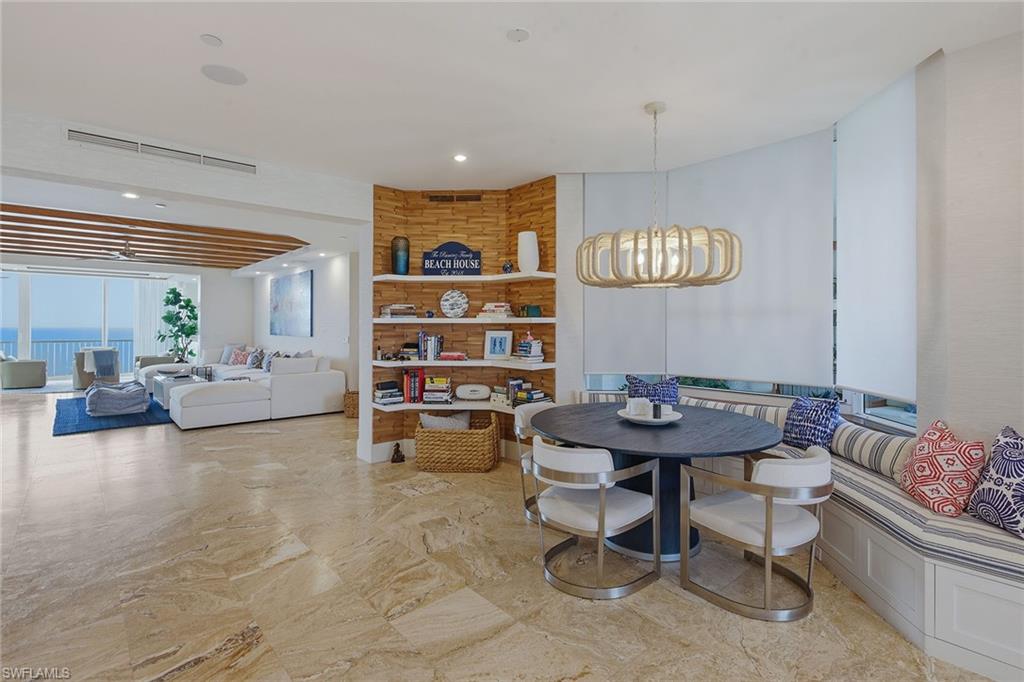 ROYAL MARCO POINT - Residential