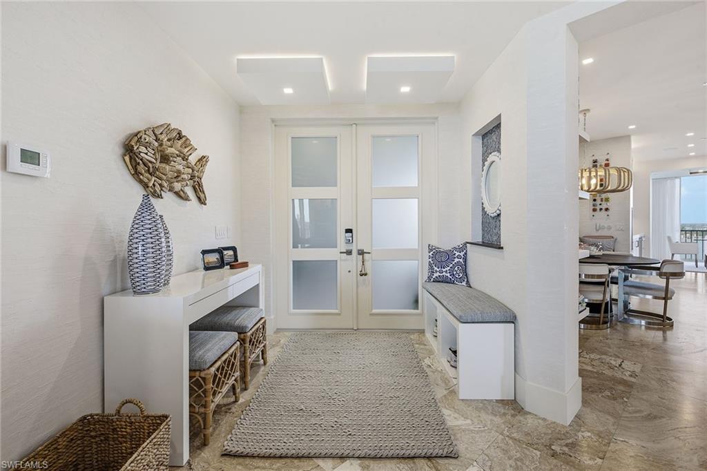 ROYAL MARCO POINT - Residential