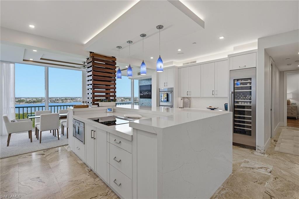 ROYAL MARCO POINT - Residential