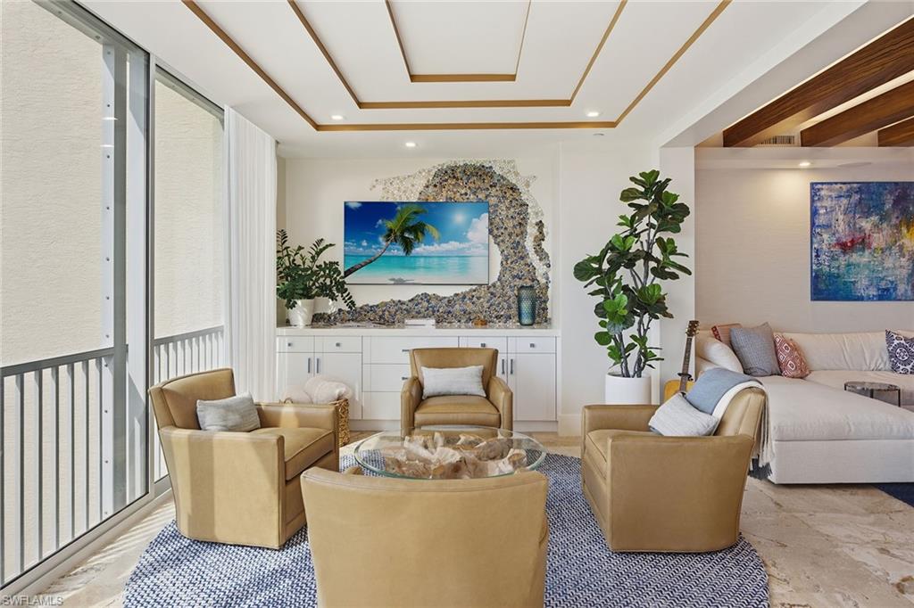 ROYAL MARCO POINT - Residential