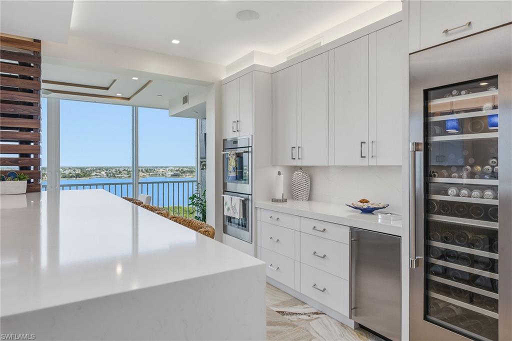 ROYAL MARCO POINT - Residential