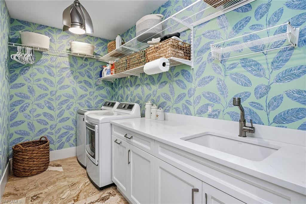 ROYAL MARCO POINT - Residential