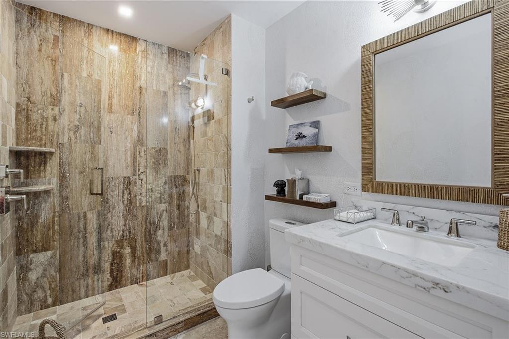 ROYAL MARCO POINT - Residential