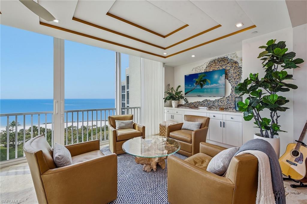 ROYAL MARCO POINT - Residential