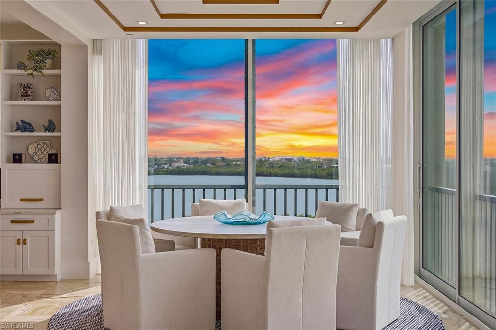 ROYAL MARCO POINT - Residential