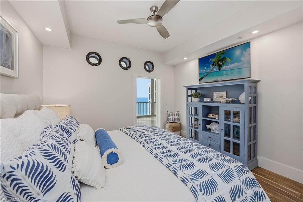 ROYAL MARCO POINT - Residential