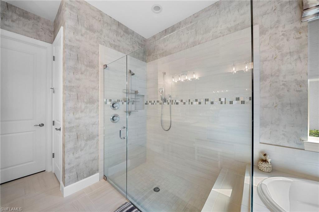 ESPLANADE - Residential