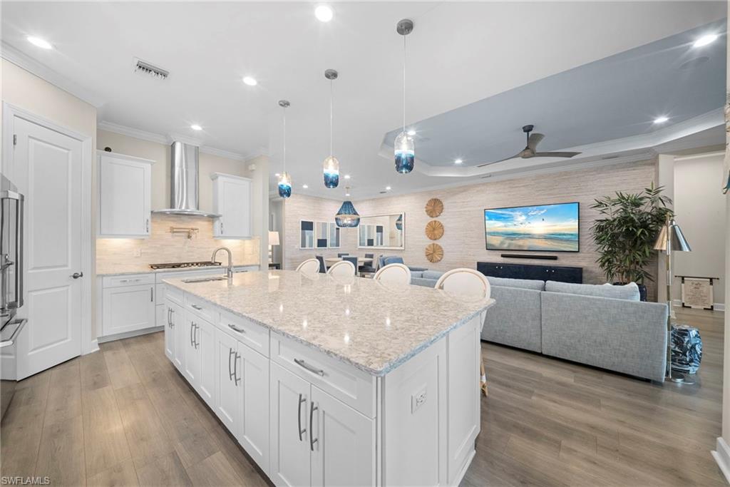 ESPLANADE - Residential