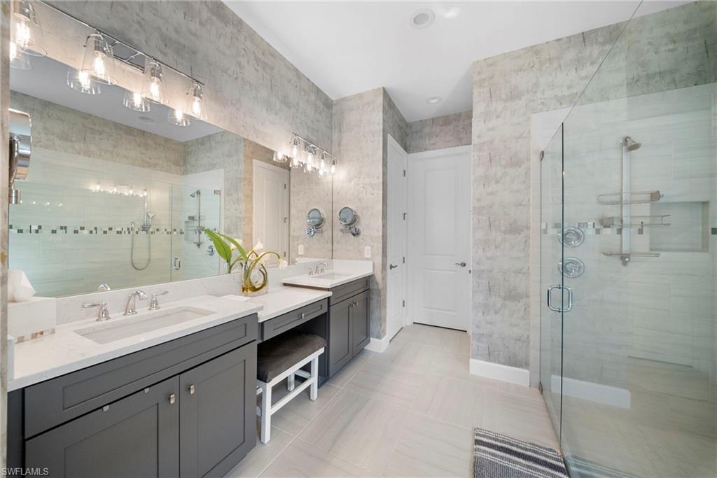 ESPLANADE - Residential