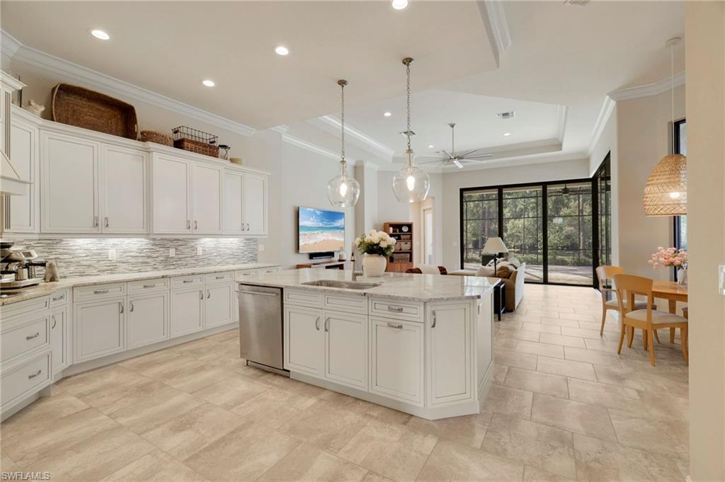 COLONIAL FARMS - Residential