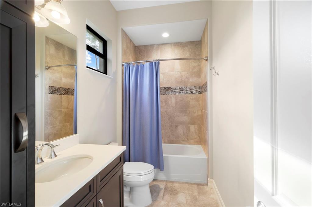 COLONIAL FARMS - Residential