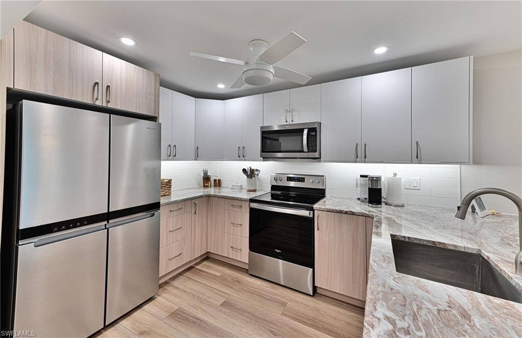 26000 Hickory BLVD 206