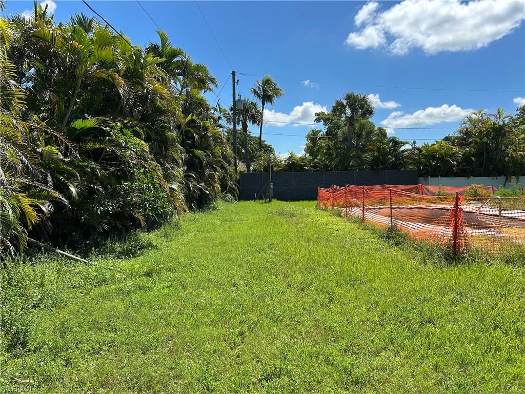 FORT MYERS - Land
