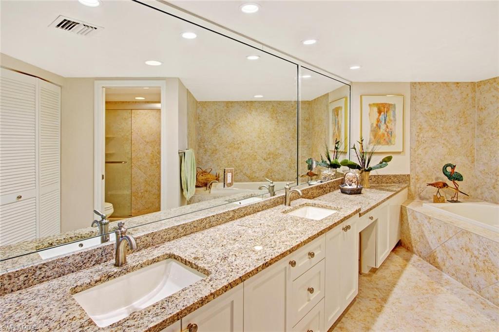 SOMERSET AT THE REEF - Residential