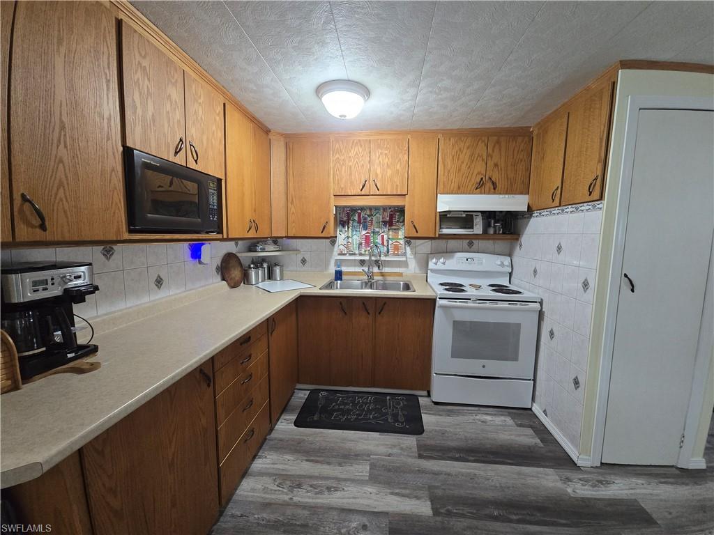 ENCHANTING ACRES MOBILE HOME - Residential