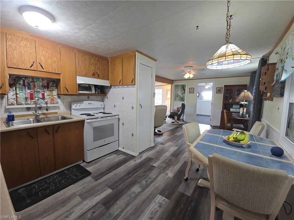 ENCHANTING ACRES MOBILE HOME - Residential