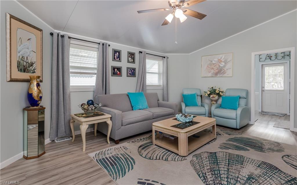 CORKSCREW WOODLANDS - Residential