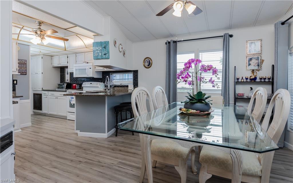 CORKSCREW WOODLANDS - Residential