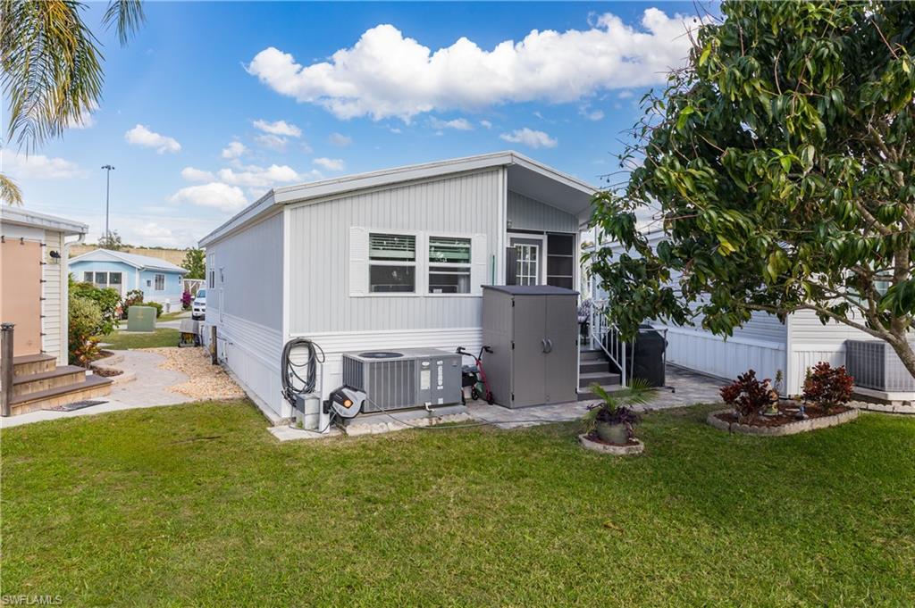 CORKSCREW WOODLANDS - Residential