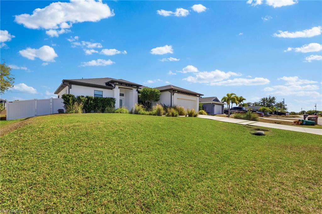 CAPE CORAL - Residential