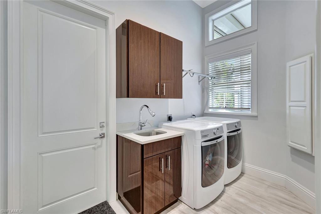 PARK SHORE - Residential