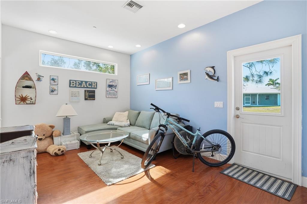 CHARLOTTE SHORES - Residential