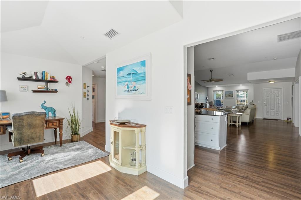 CHARLOTTE SHORES - Residential