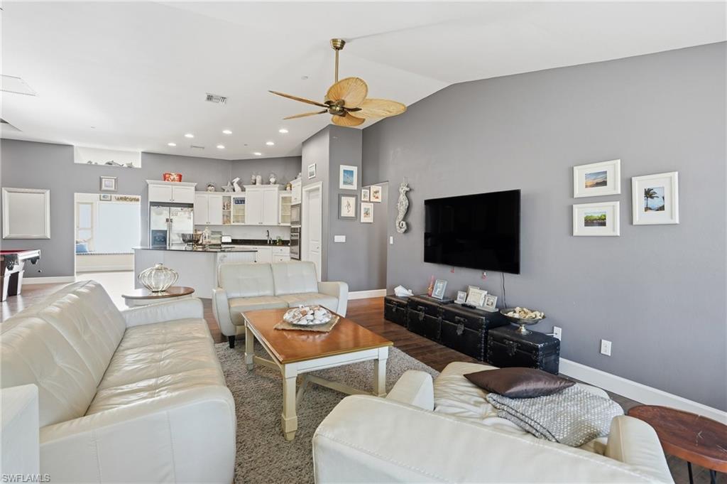 CHARLOTTE SHORES - Residential