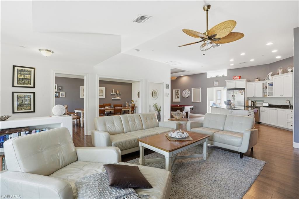 CHARLOTTE SHORES - Residential